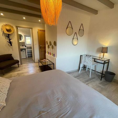 אורנג' Chambres D Hotes Le Mas Julien Piscine Chauffee Adult Only מראה חיצוני תמונה