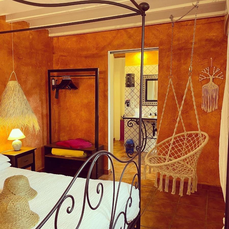 אורנג' Chambres D Hotes Le Mas Julien Piscine Chauffee Adult Only מראה חיצוני תמונה