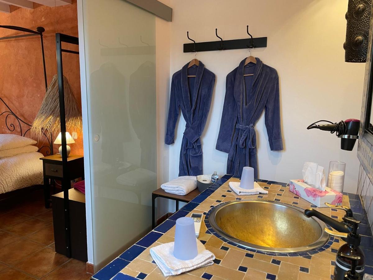 אורנג' Chambres D Hotes Le Mas Julien Piscine Chauffee Adult Only מראה חיצוני תמונה